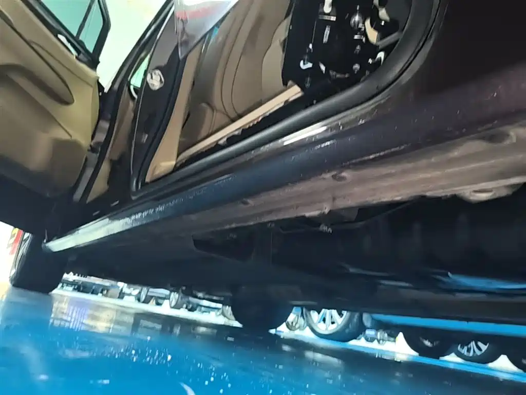 Buick GL8 2017 ES 28T Luxury China V фото 22