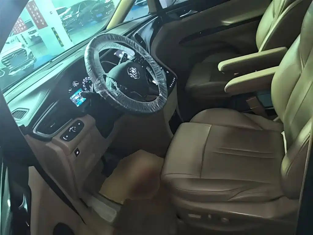 Buick GL8 2017 ES 28T Luxury China V фото 15