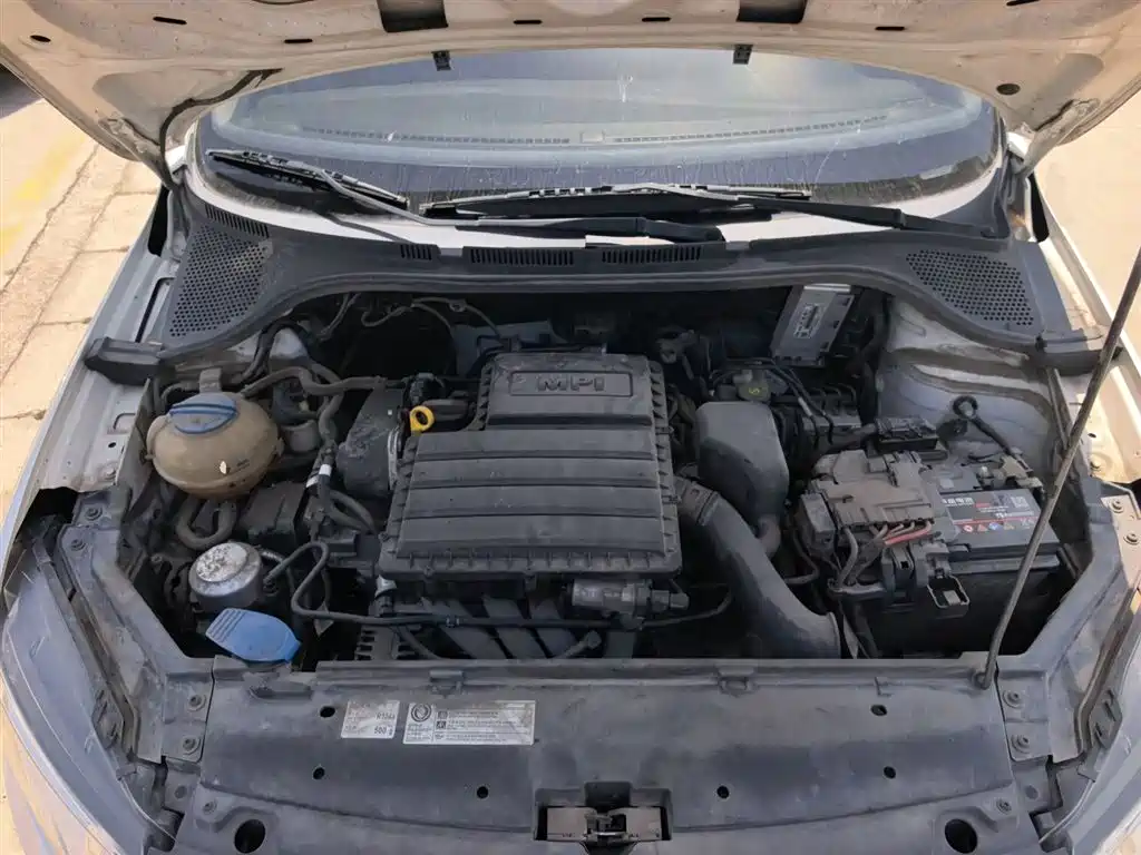 VOLKSWAGEN SANTANA