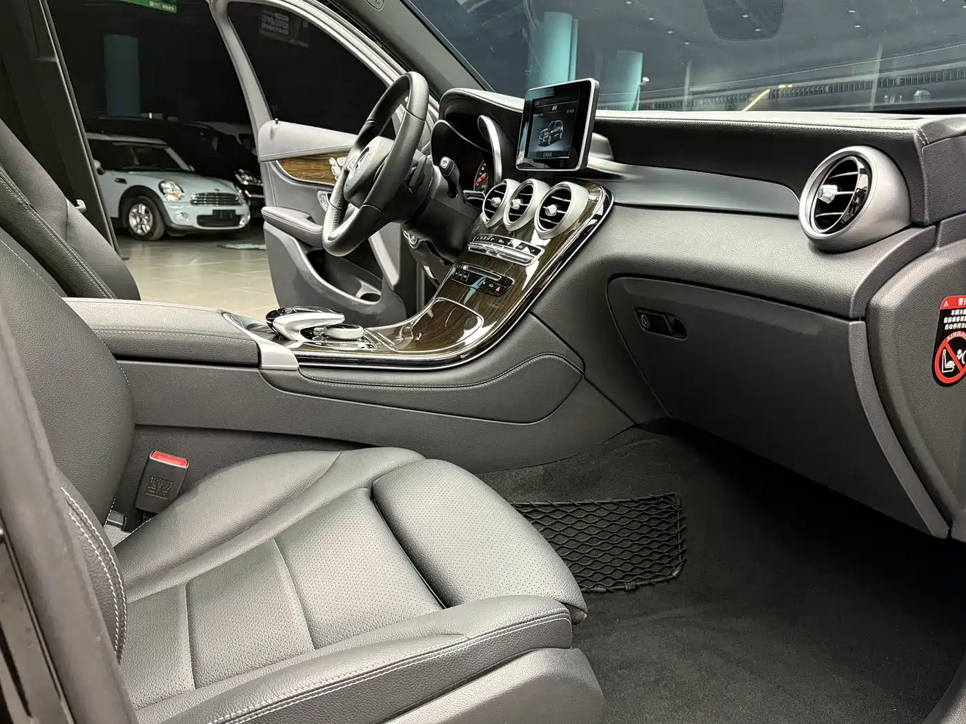 Mercedes-Benz GLC 2018 Facelift GLC 260 4MATIC Dynamic фото 9