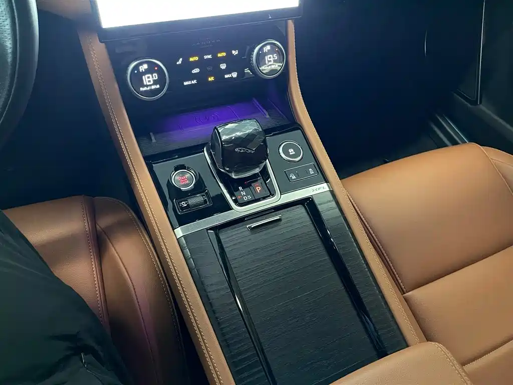 JAGUAR XFL