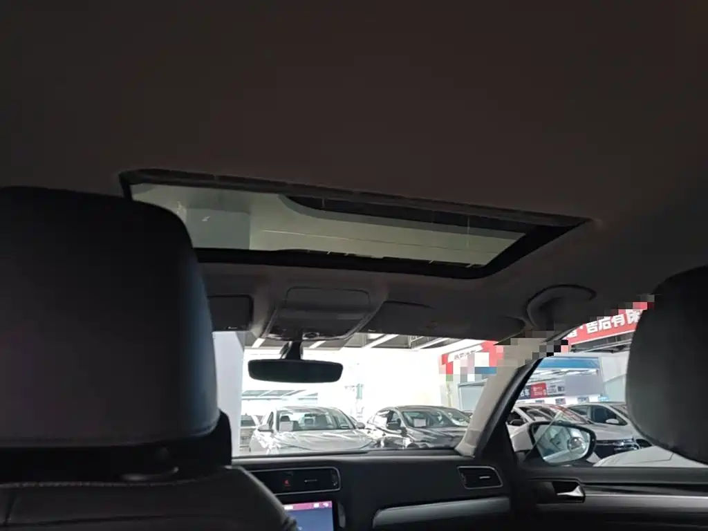 Volkswagen Sagitar 2018 1.6L Automatic Comfort фото 18