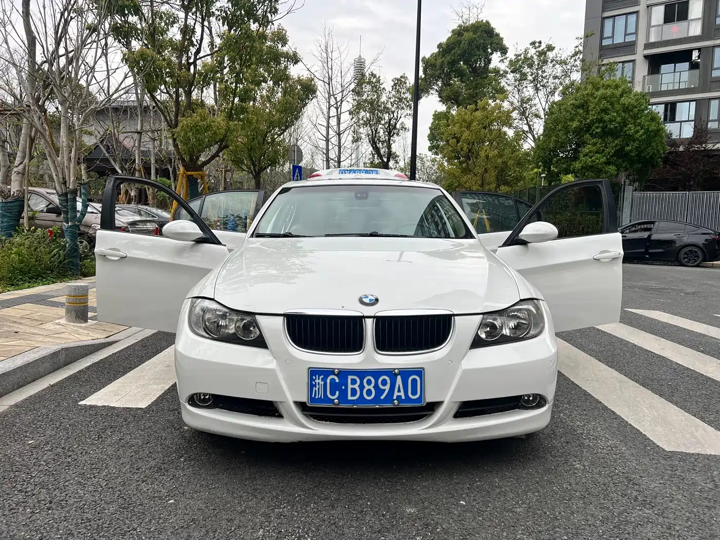BMW 3 Series 2007 320i Luxury фото 22