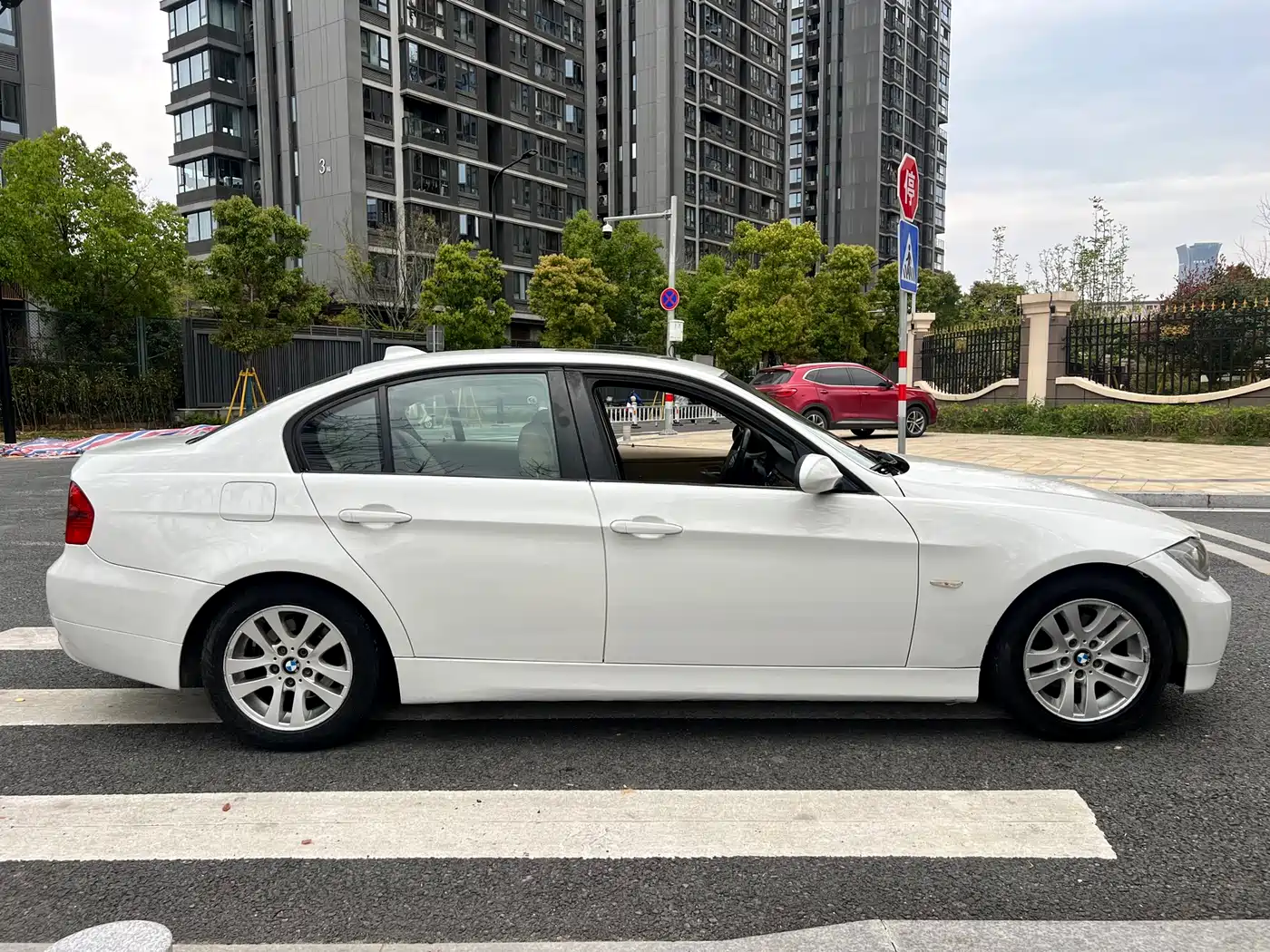 BMW 3 Series 2007 320i Luxury фото 4