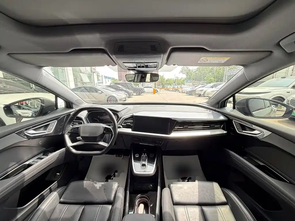 Photo 6 - Audi Q4 e-tron