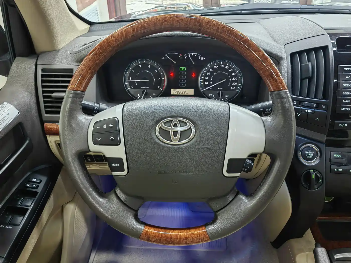 Toyota Land Cruiser (Import) фото 12