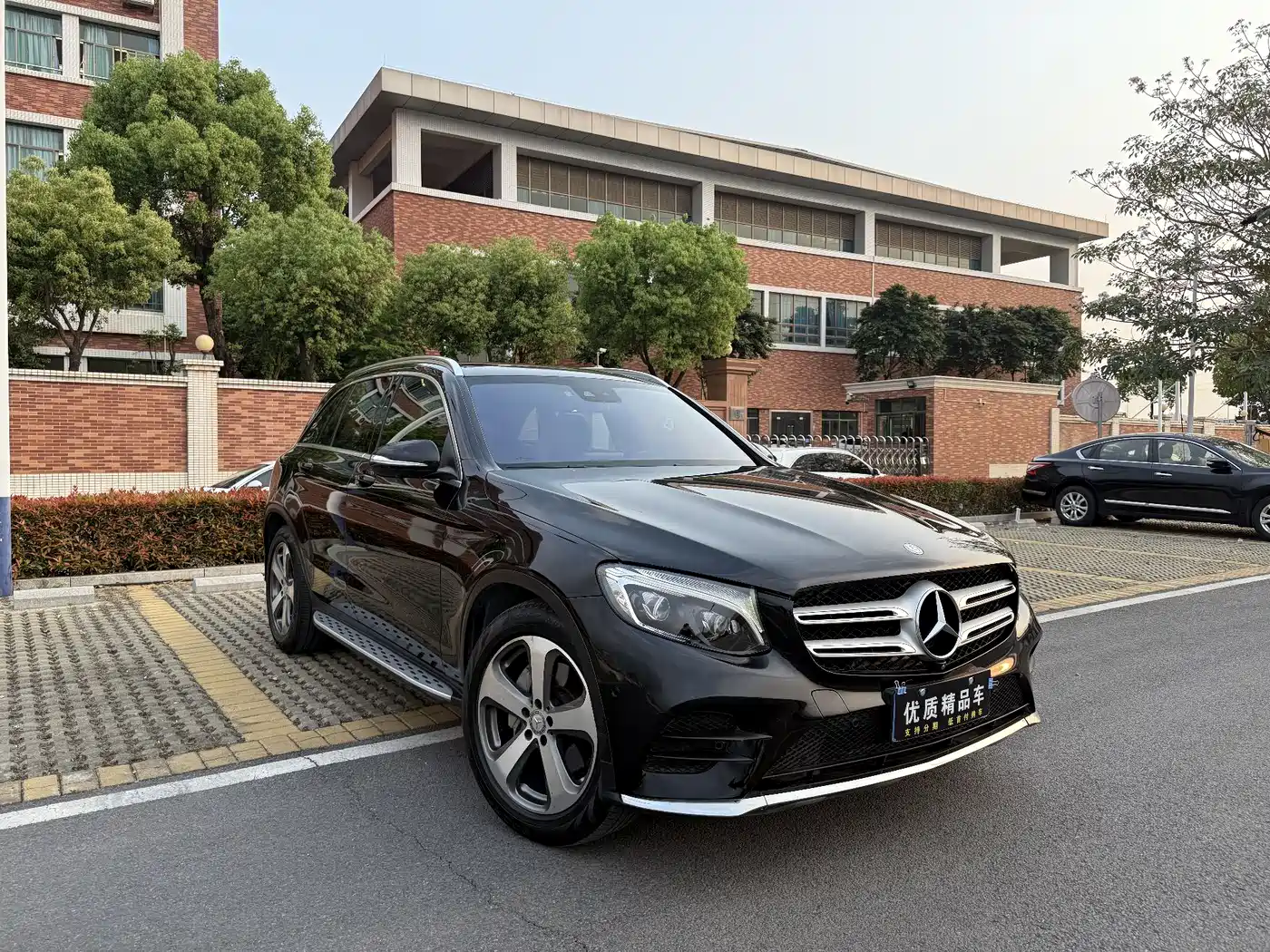 Mercedes-Benz GLC 2017 GLC 300 4MATIC Dynamic фото 3