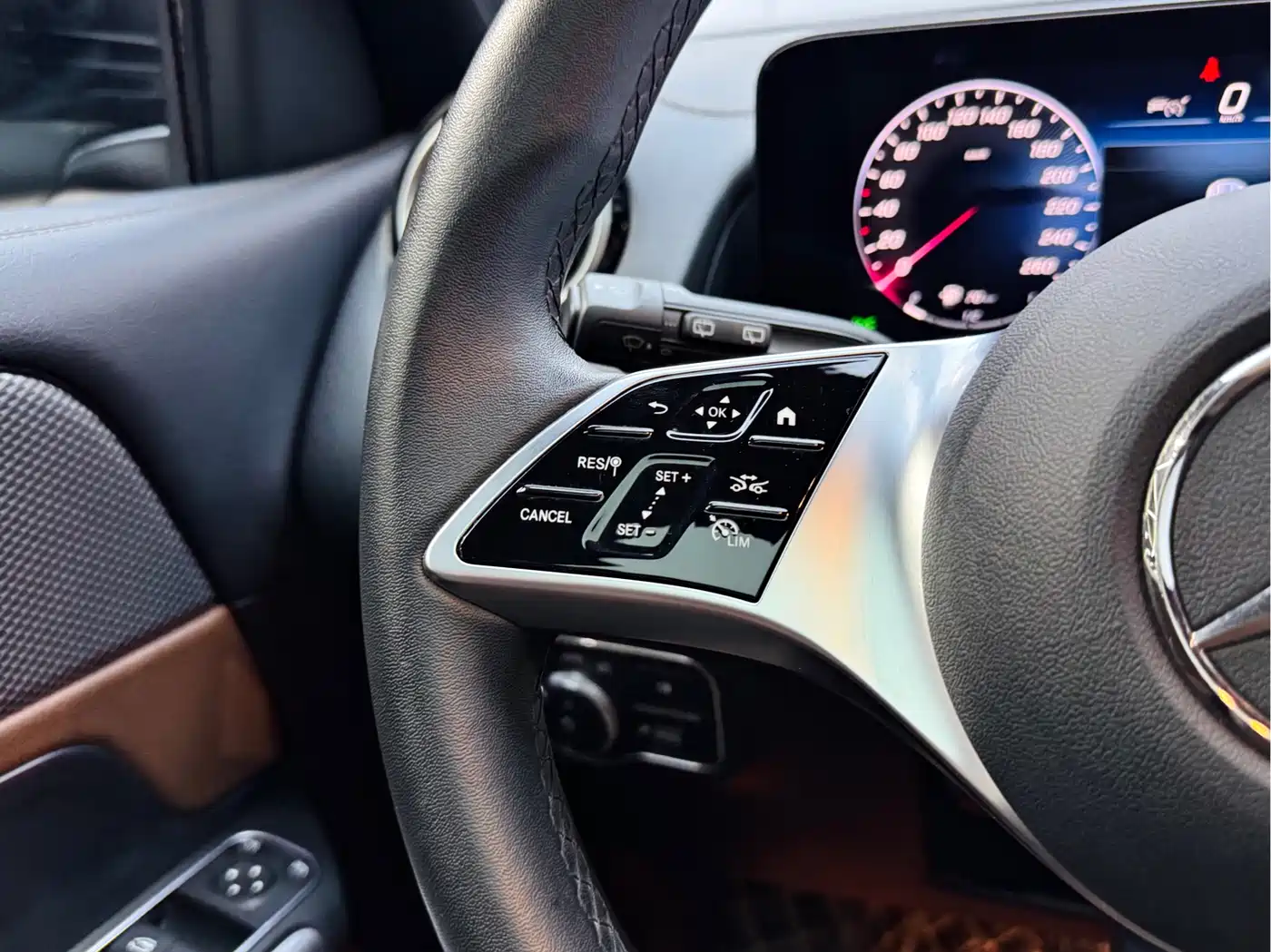 Mercedes-Benz GLB 2024 GLB 200 Dynamic фото 23