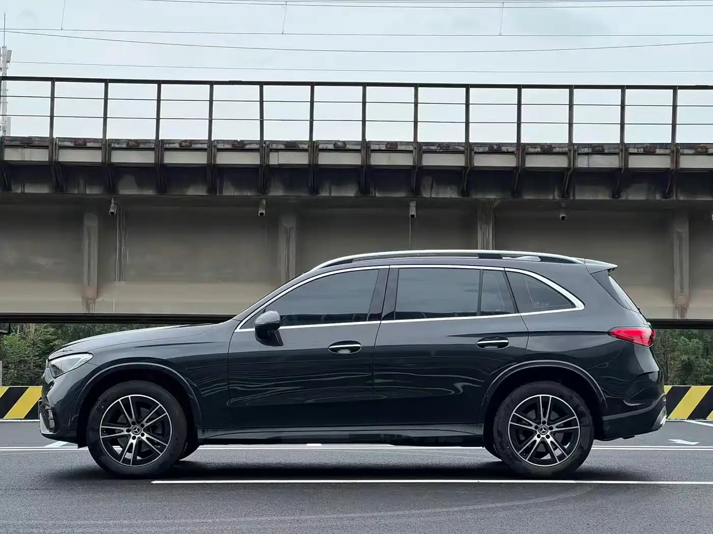 Mercedes-Benz GLC 2024 GLC 260 L 4MATIC Luxury 5-seater фото 3