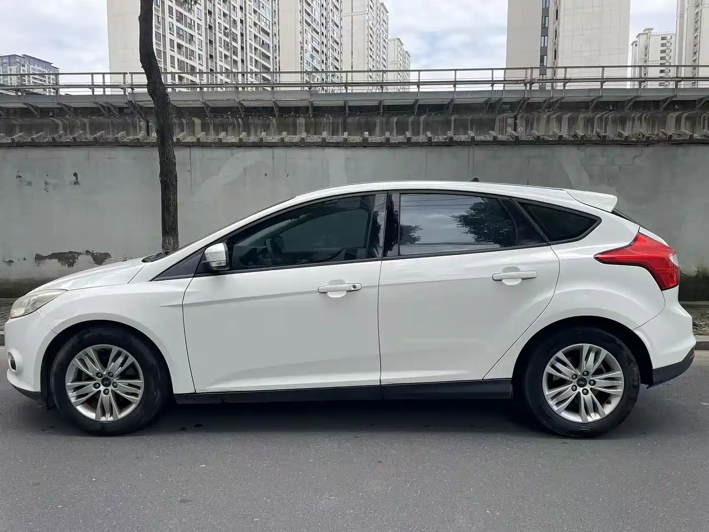 Ford Focus 2014 2012 Hatchback 1.6L Automatic Comfort