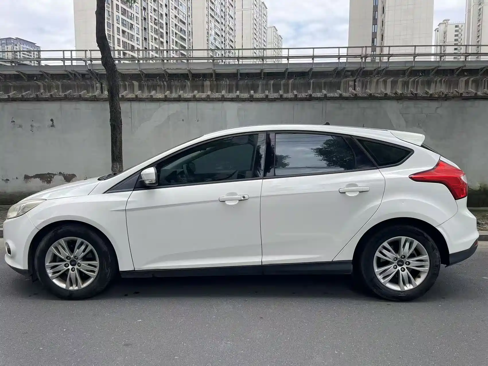 Фото 4 - Ford Focus