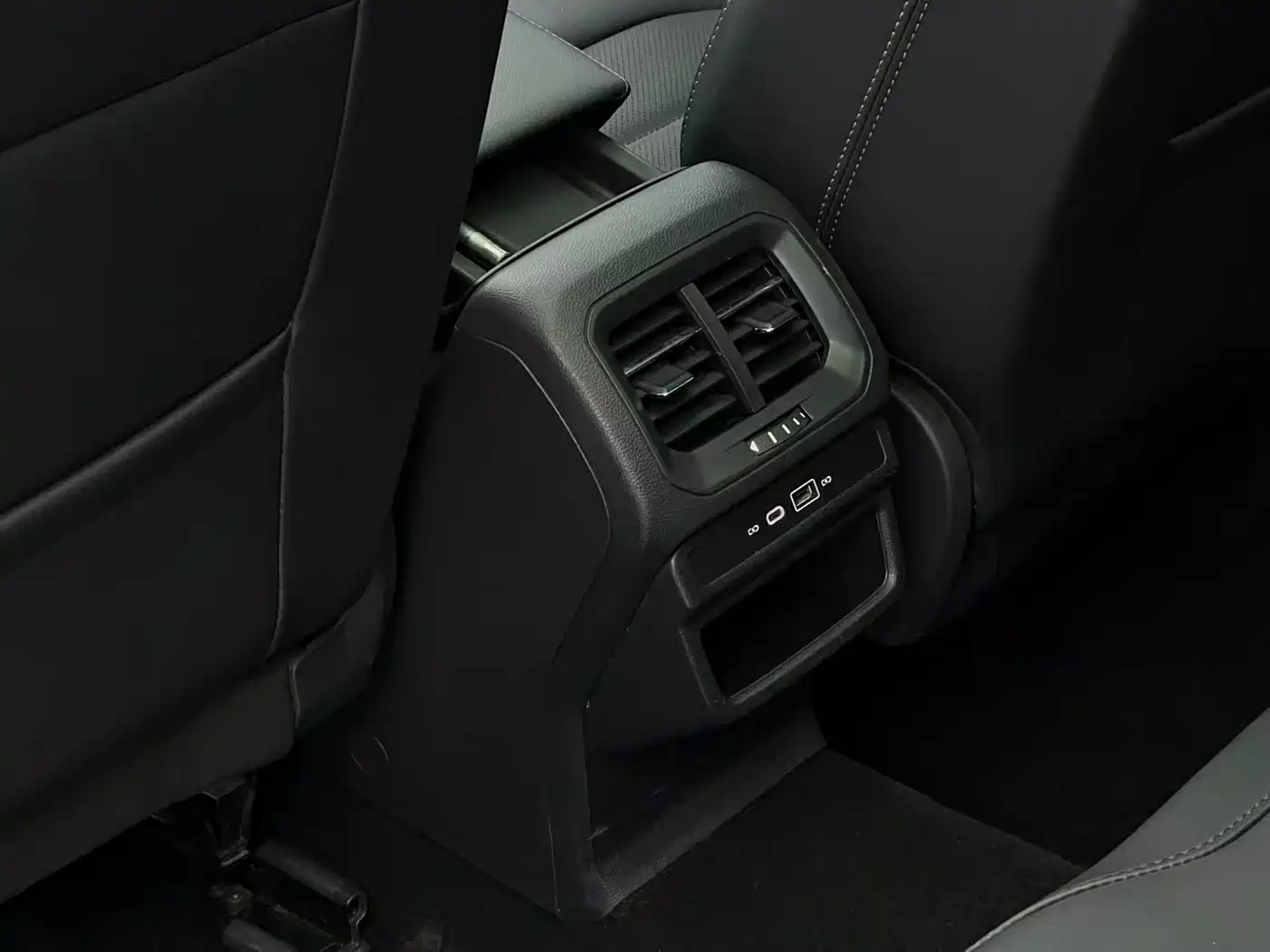 Volkswagen Tharu 2022 280TSI FWD Luxury Edition фото 12