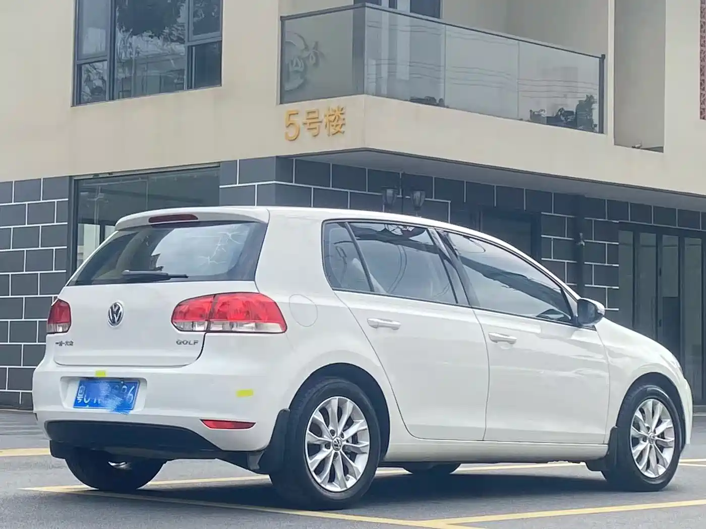 Volkswagen Golf 2012 1.6 Automatic Comfort Type фото 4