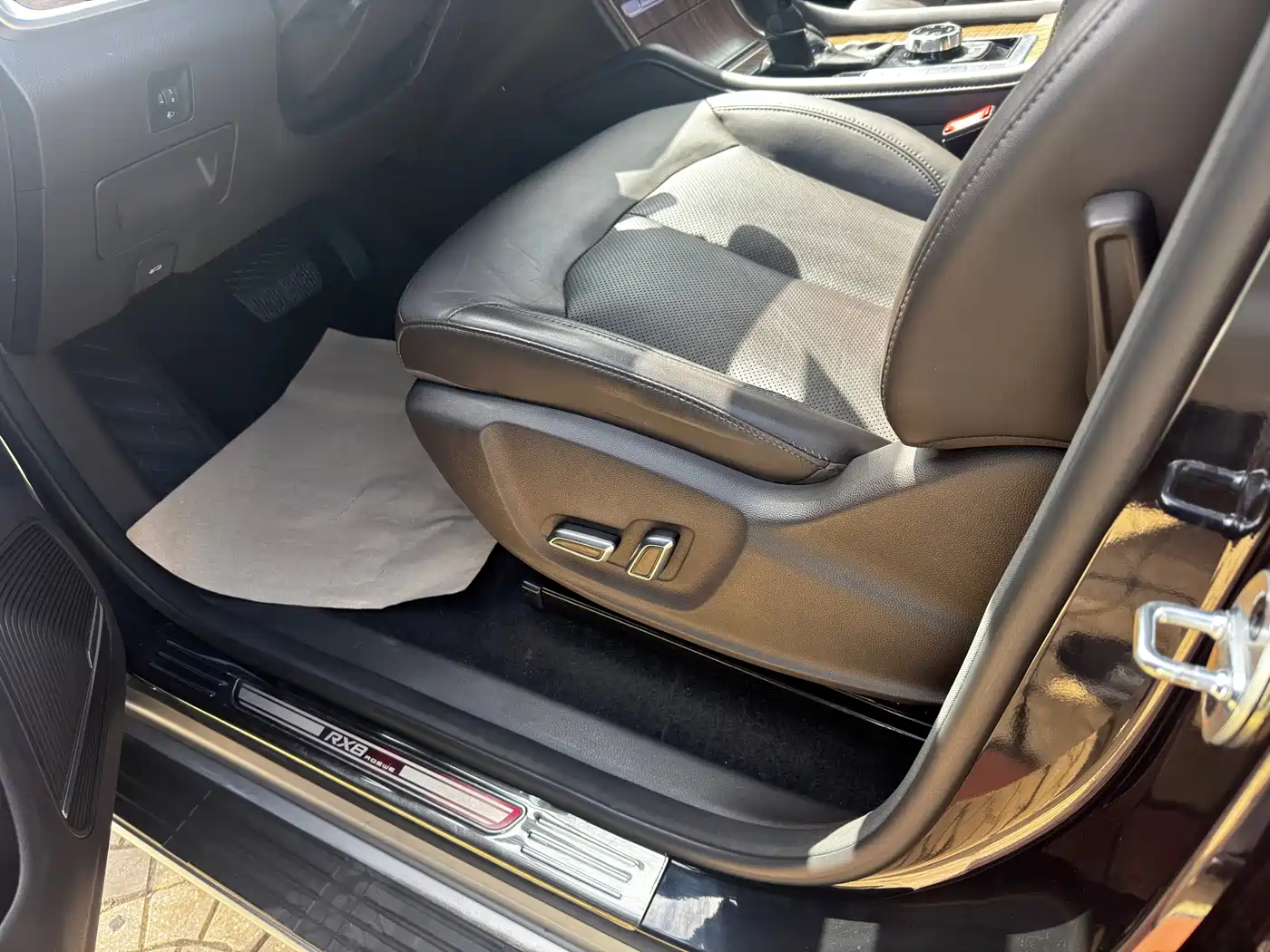 Roewe RX8 2019 2018 30T Smart Internet AWD Flagship Edition