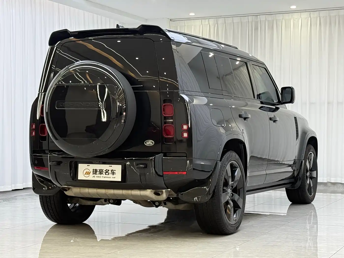 Land Rover Defender 2025 110 3.0T P400 -Dynamic HSE фото 15