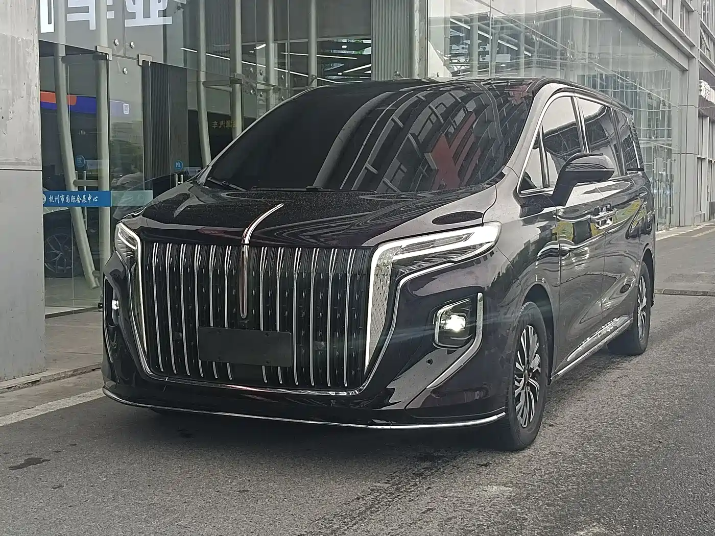 Hongqi HQ9 PHEV 2024 Model 2.0T AWD Luxury Edition