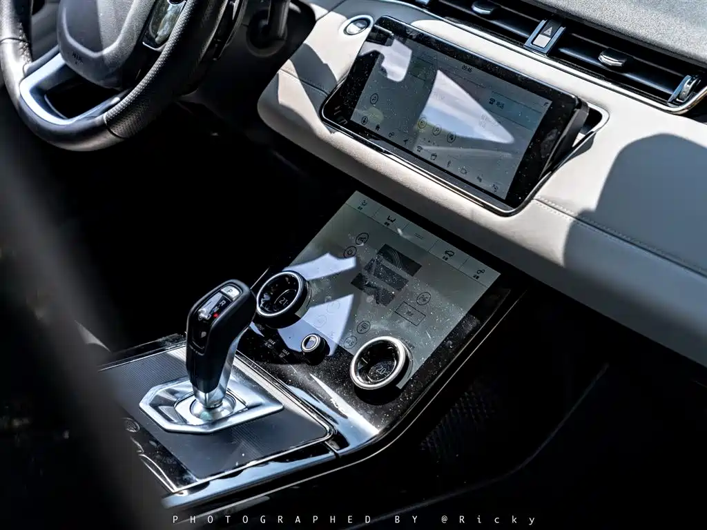 Land Rover Range Rover Evoque 2020 249PS R-DYNAMIC SE Sport Tech Edition фото 6