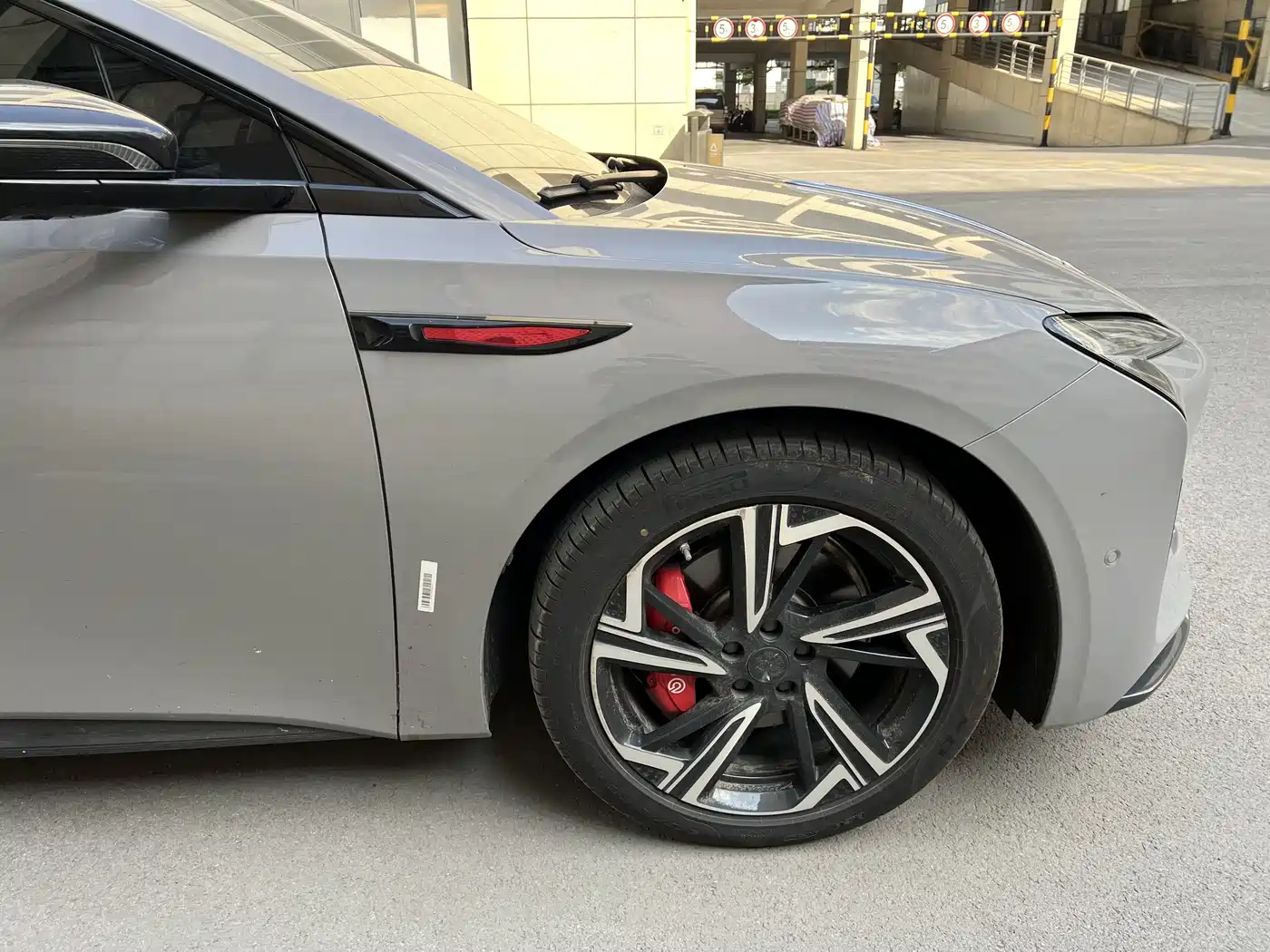 Hongqi EH7 2024 Model 760 Pro+ AWD фото 27