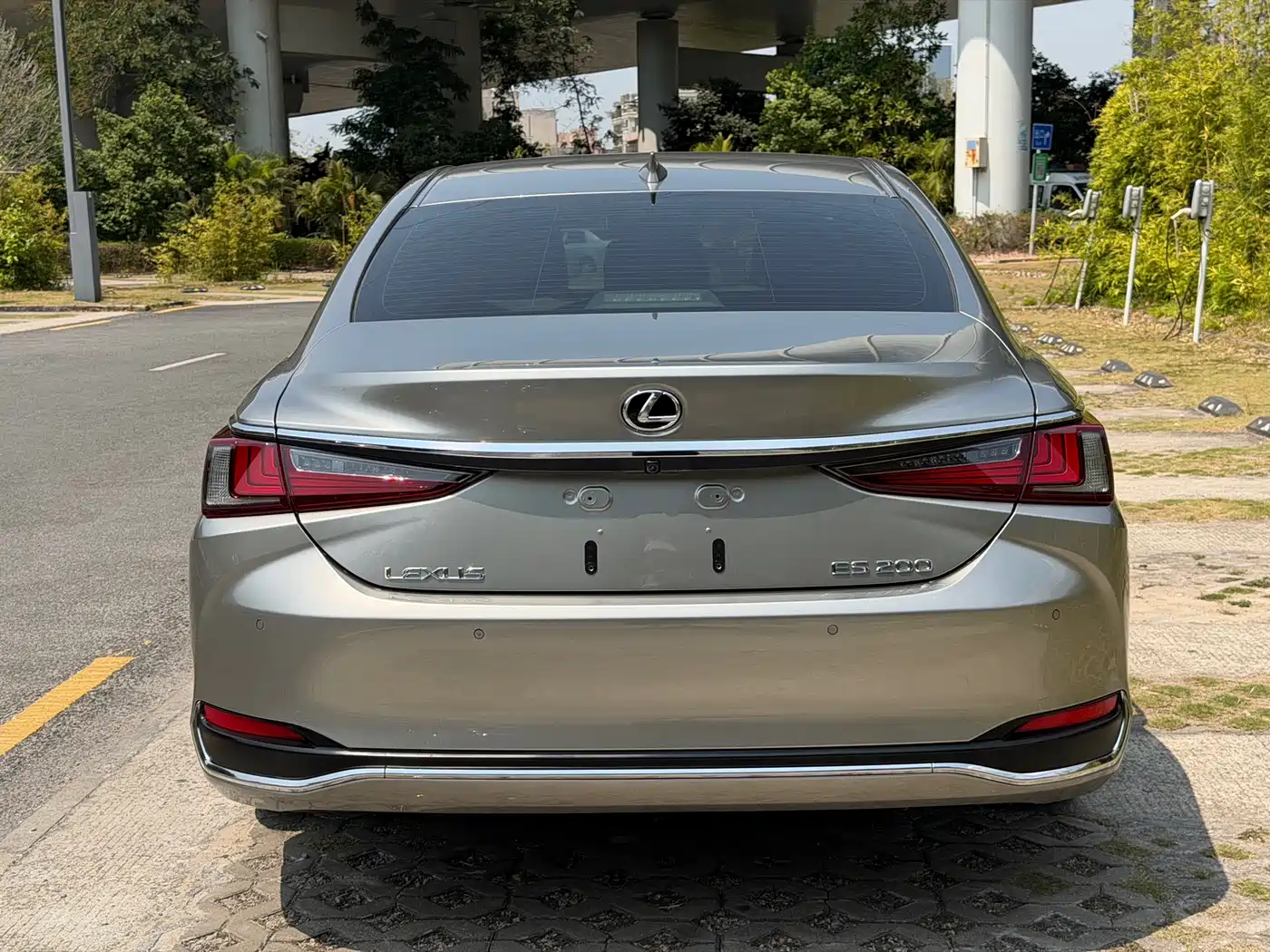 Lexus ES 2022 200 Excellence Edition фото 14