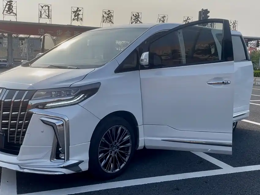 Toyota Alphard 2012 3.5L Luxury Edition фото 2