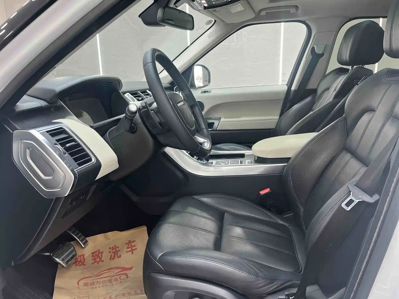 Land Rover Range Rover Sport 2016 Model 3.0 SC V6 HSE DYNAMIC фото 8