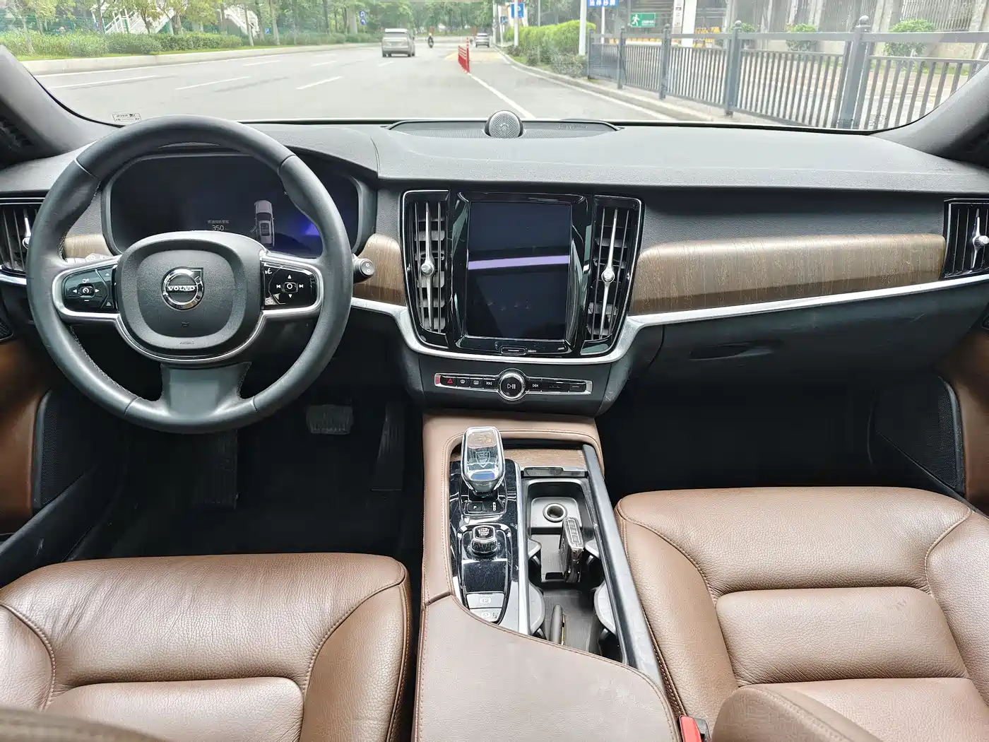 VOLVO V90