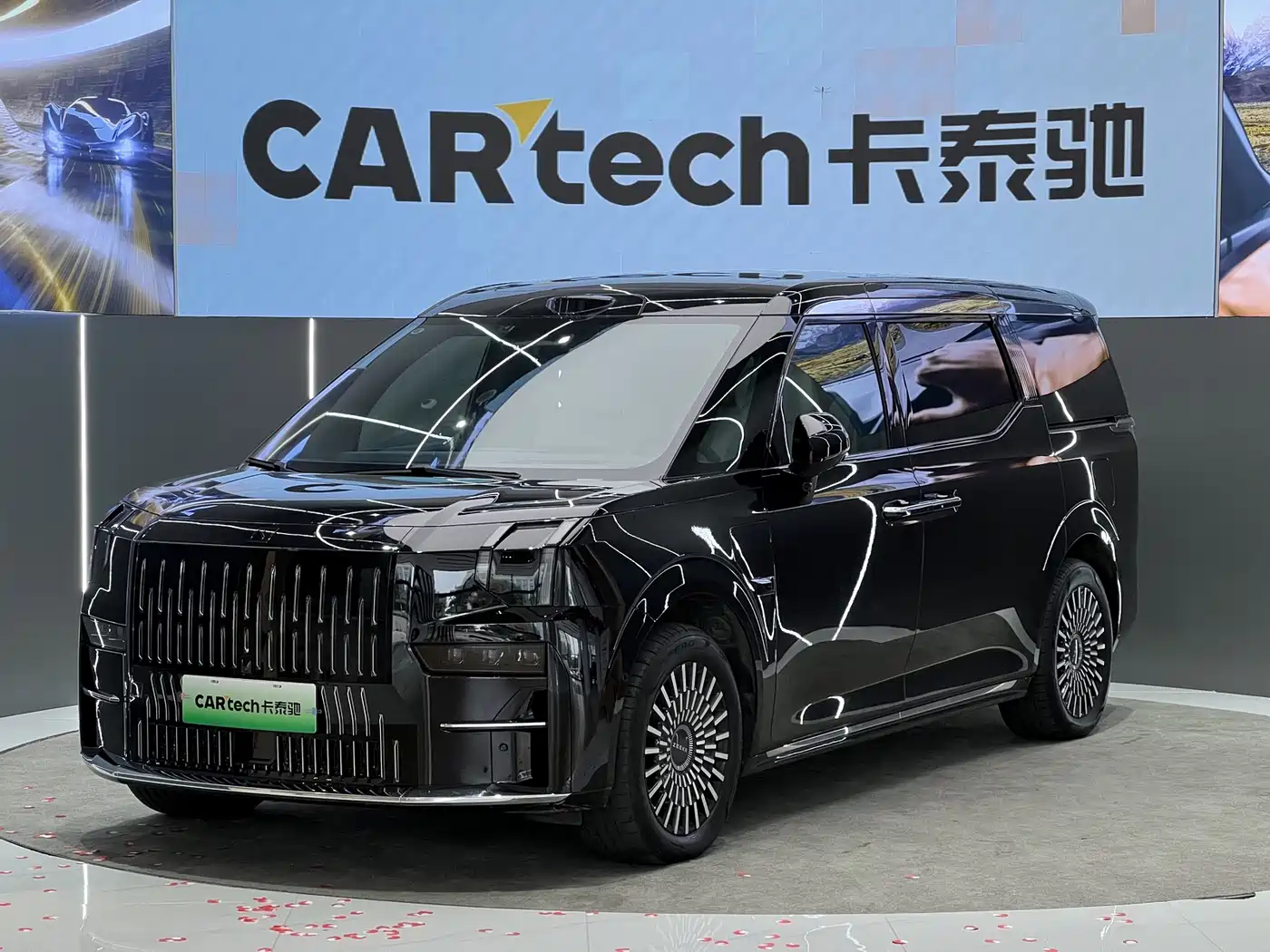 ZEEKR 009 2024 6-seat Executive AWD 108kWh