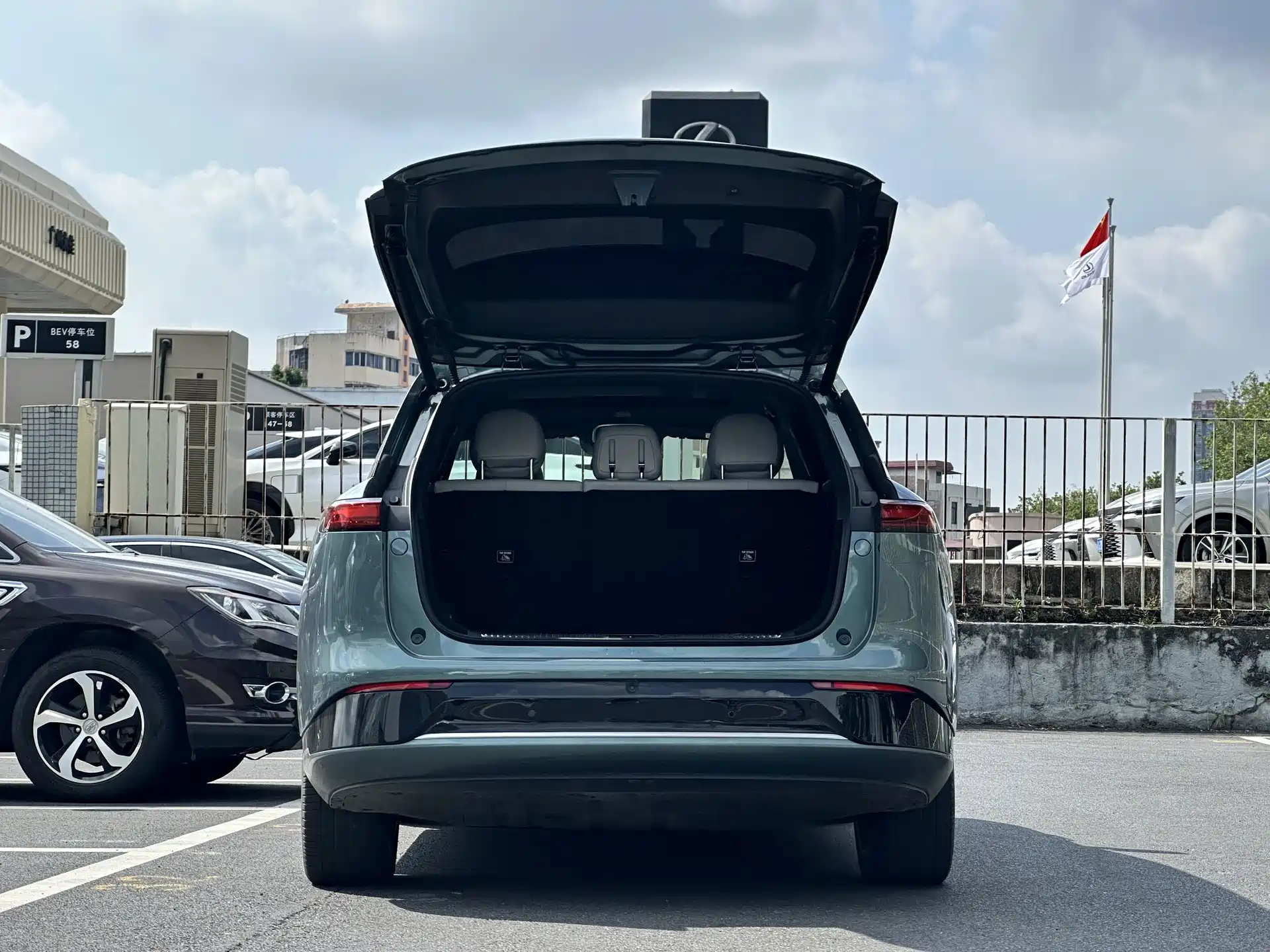 Фото 6 - XPeng G9