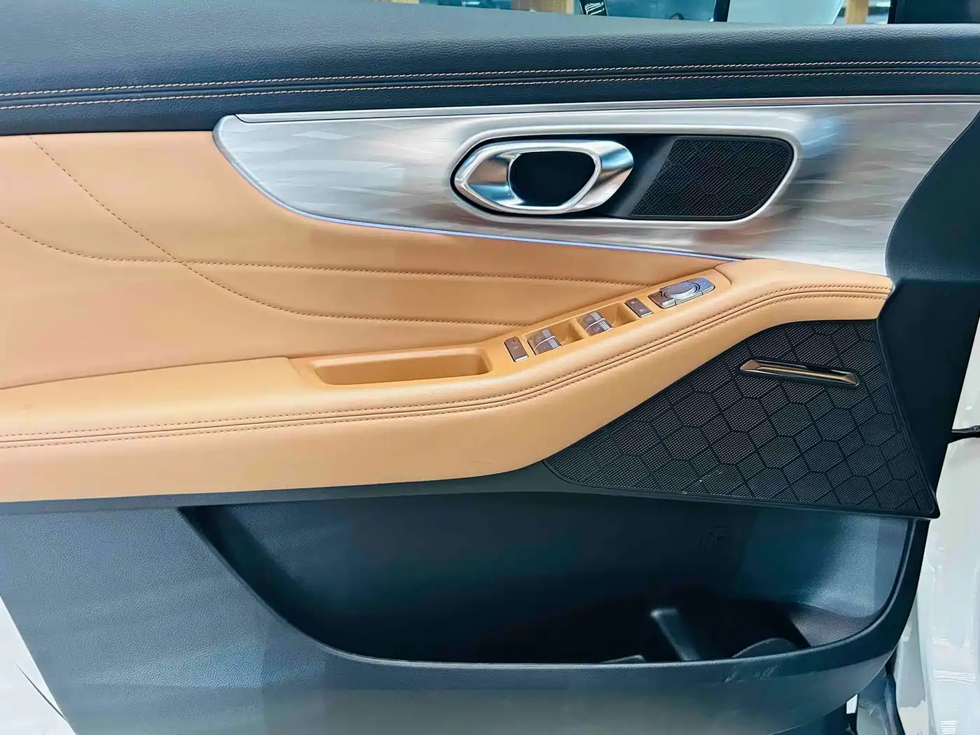 GAC Trumpchi Trumpchi GS8 2025 2024 Navigator Series 2.0TGDI 2WD Luxury Smart Connect Edition