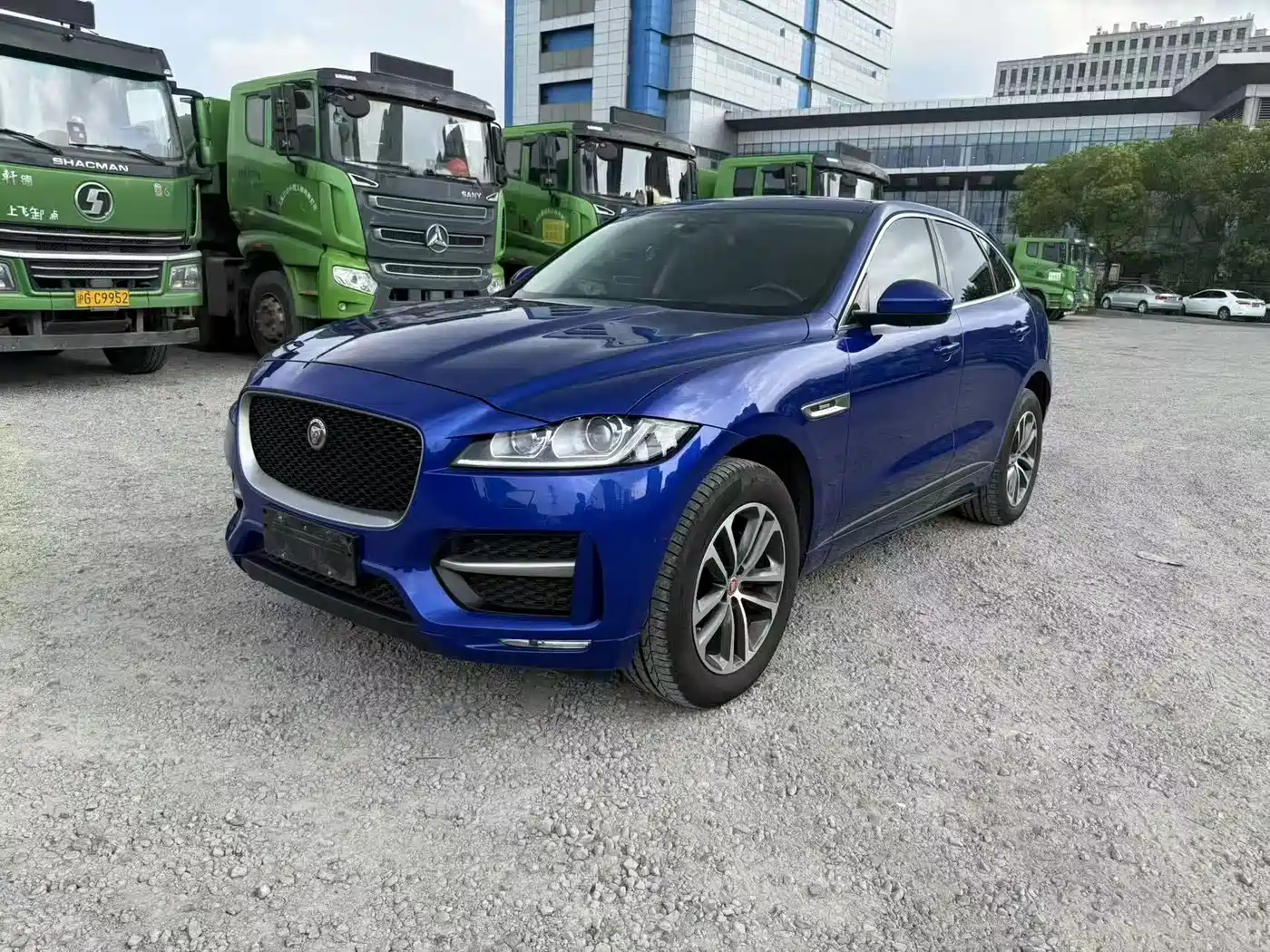 Jaguar F-PACE 2017 2016 2.0T FWD Urban Premium Edition