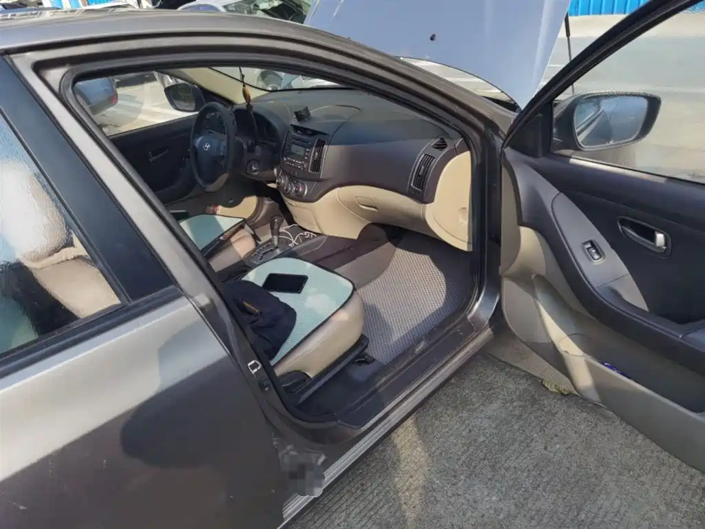 Hyundai Elantra 2011 1.6L Automatic Comfort фото 19