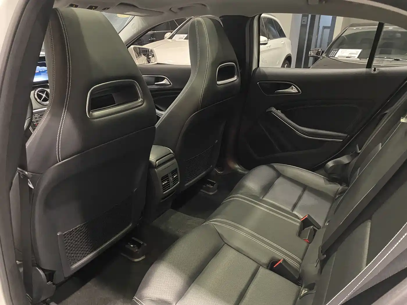 Mercedes-Benz GLA 2016 GLA 220 4MATIC Fashion фото 9
