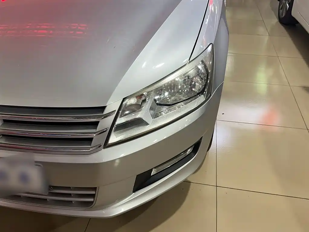 Volkswagen Santana 2013 1.6L Automatic Comfort Edition фото 3
