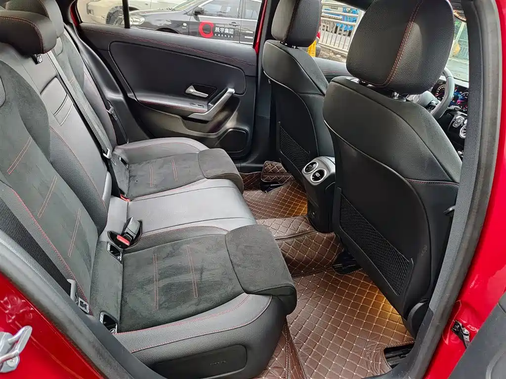 Mercedes-Benz A-Class 2023 A 200 L Fashion фото 11