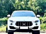 Photo 2 - Maserati Levante