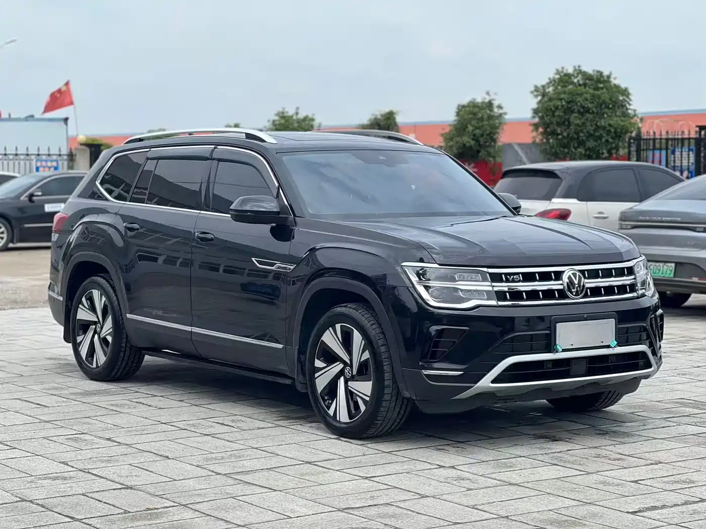 Volkswagen Teramont 2023 530 V6 AWD Premium Luxury Edition фото 3