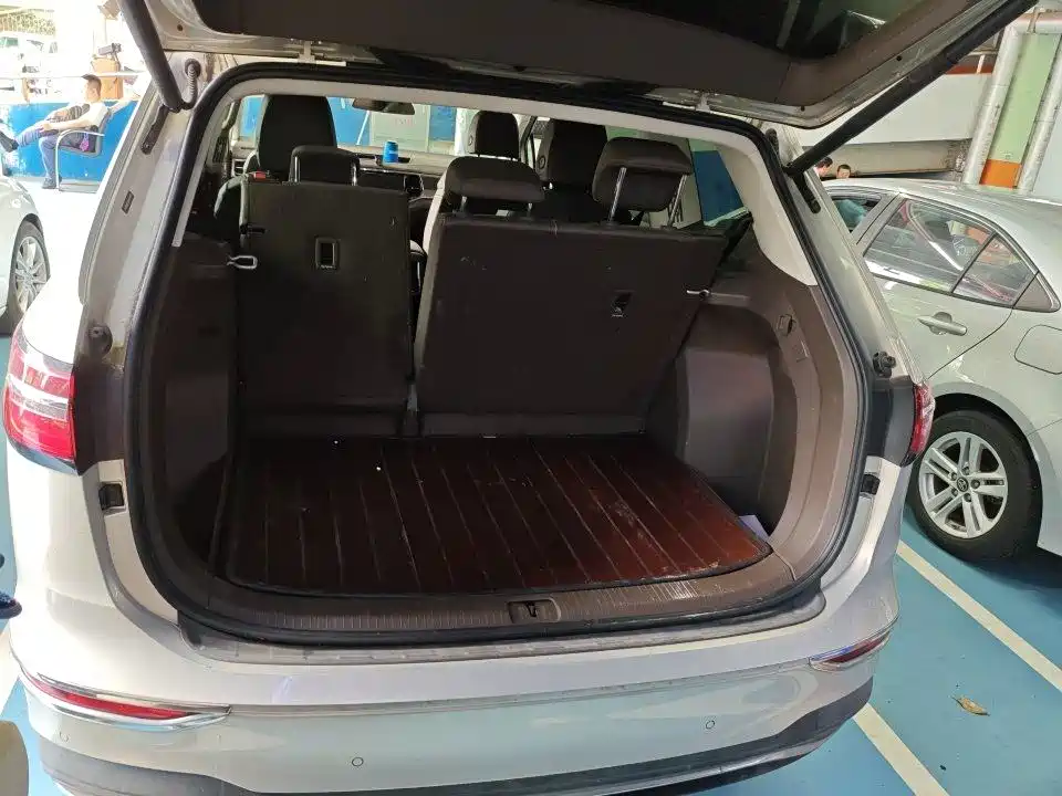 Volkswagen Viloran 2020 330TSI Luxury Edition фото 8