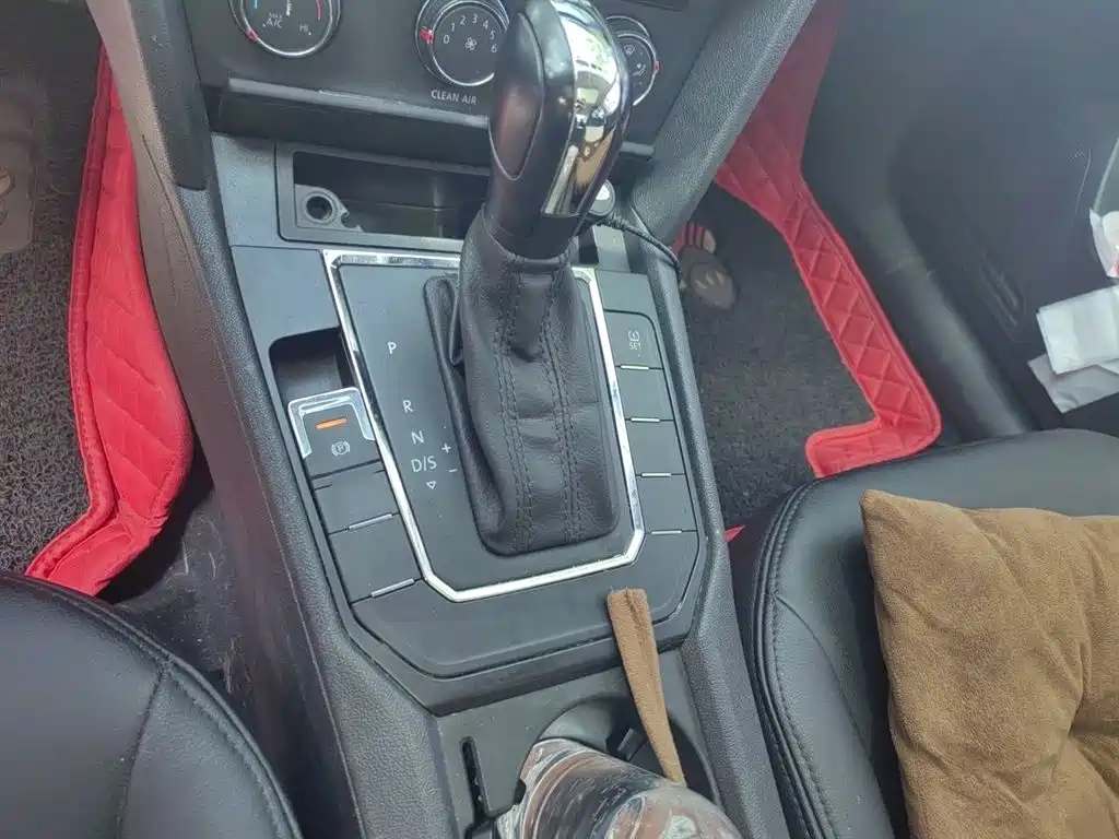 Volkswagen Lamando 2015 230TSI DSG Style фото 7