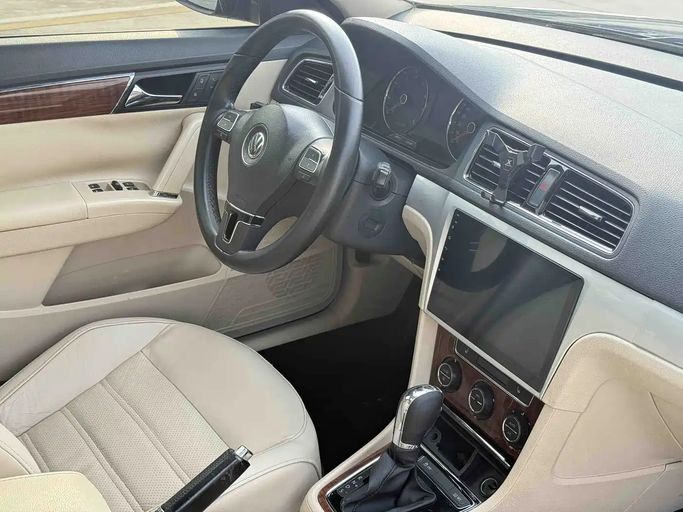Volkswagen Lavida 2013 Facelift 1.4TSI DSG Luxury фото 8
