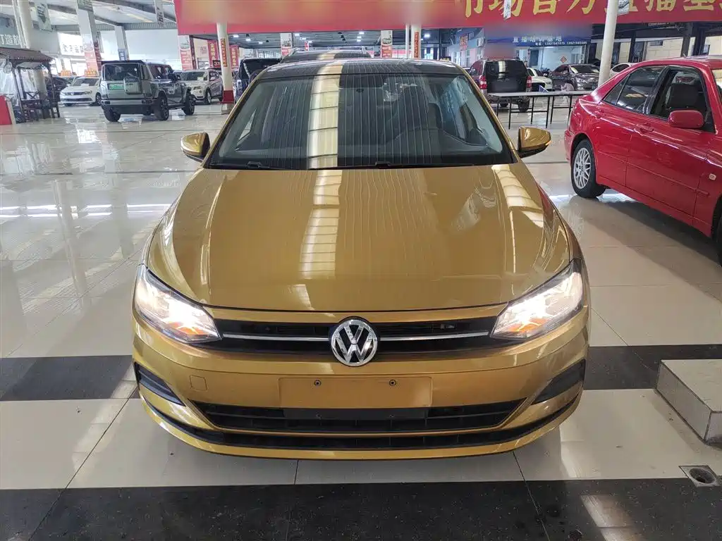 VOLKSWAGEN POLO