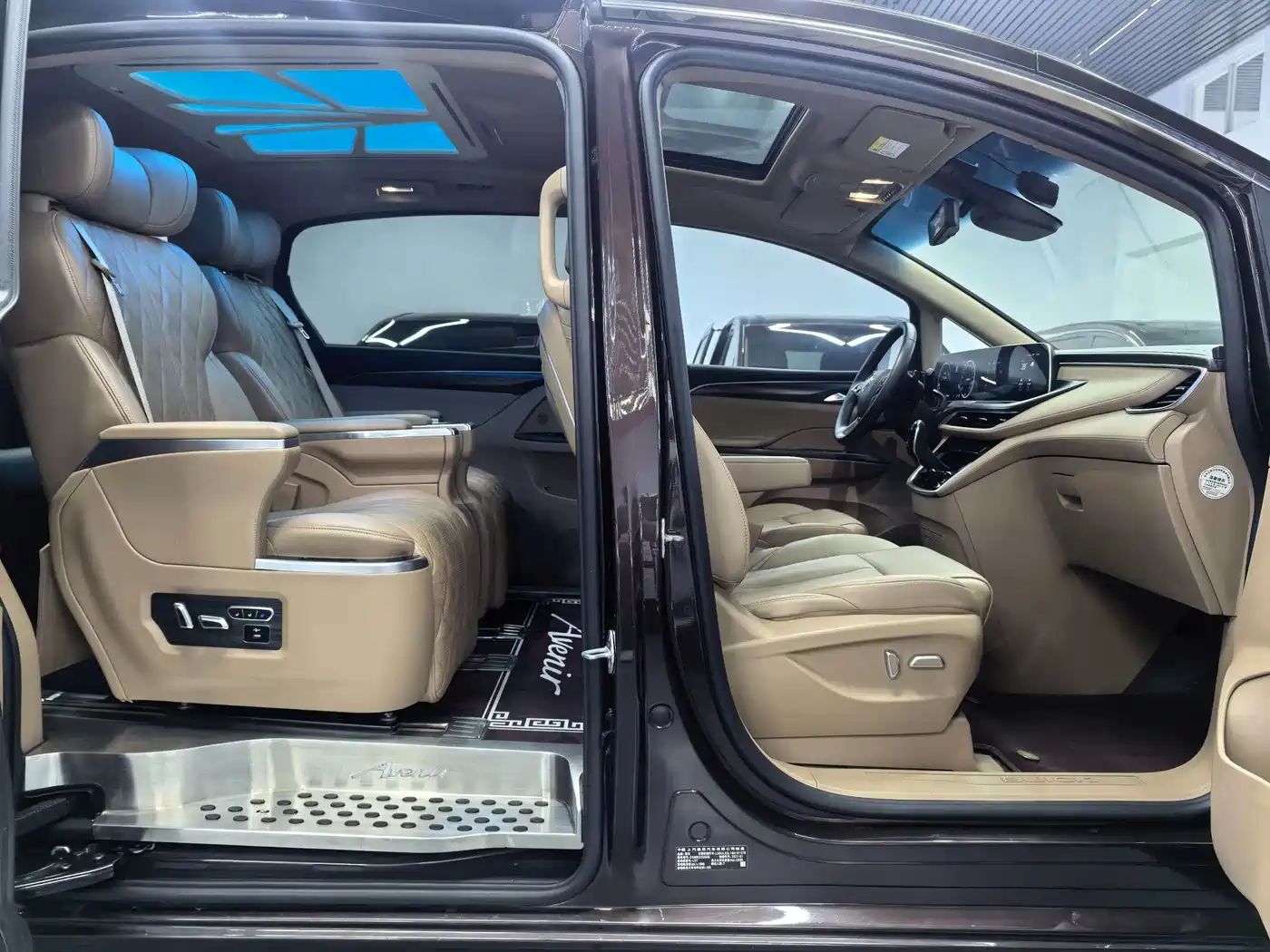 Buick GL8 2021 ES Landlord 653T Premium фото 11