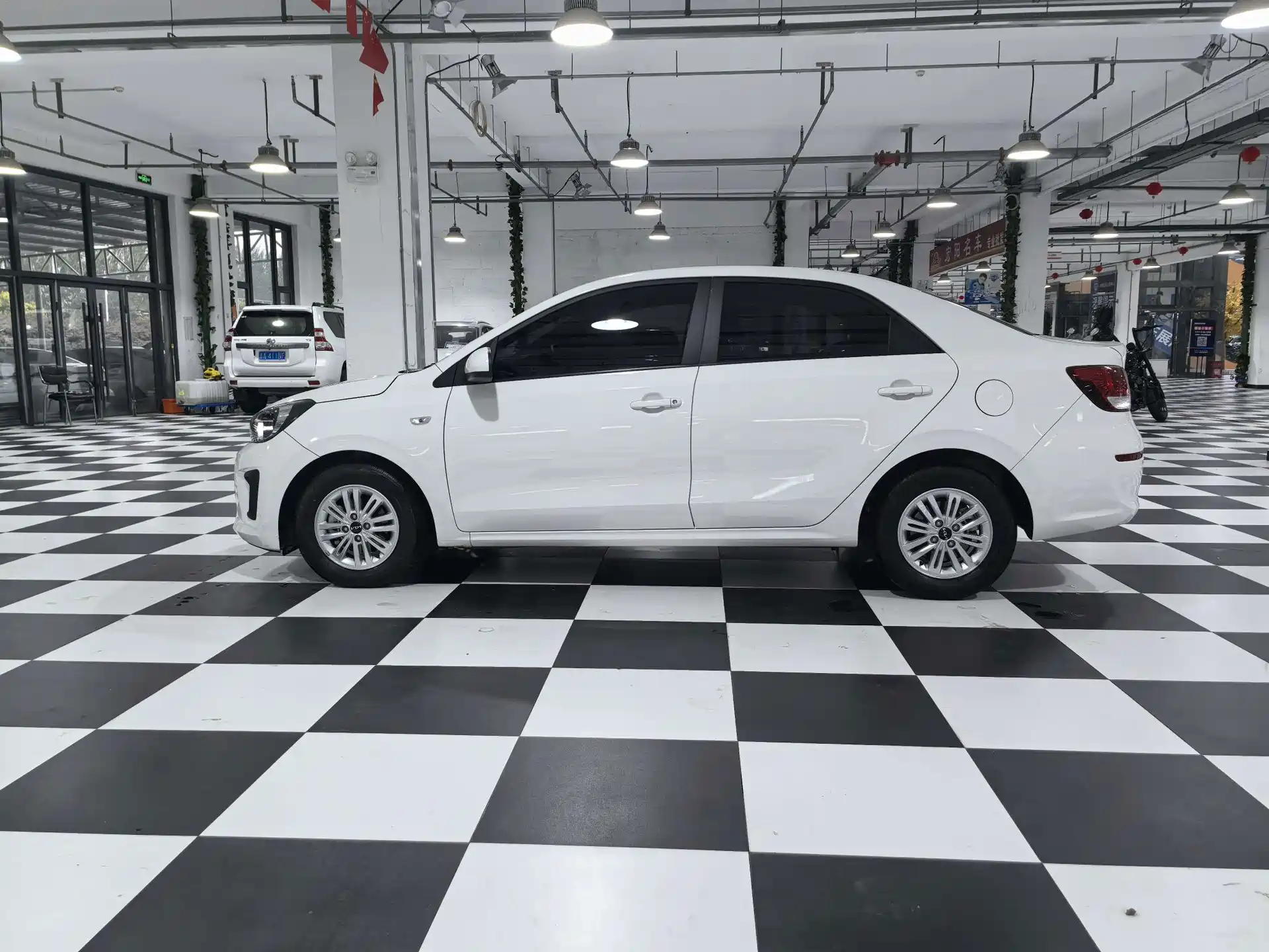 Фото 7 - Kia Pegas