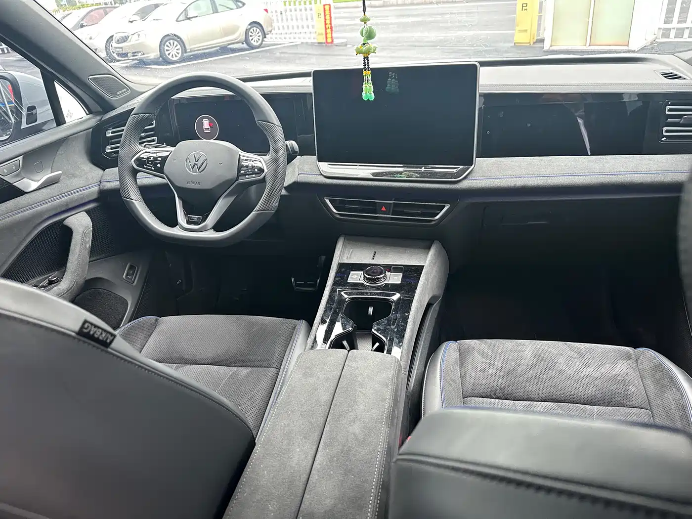Volkswagen Tiguan L 2024 PRO 380TSI 4WD R-Line Premium Edition фото 8