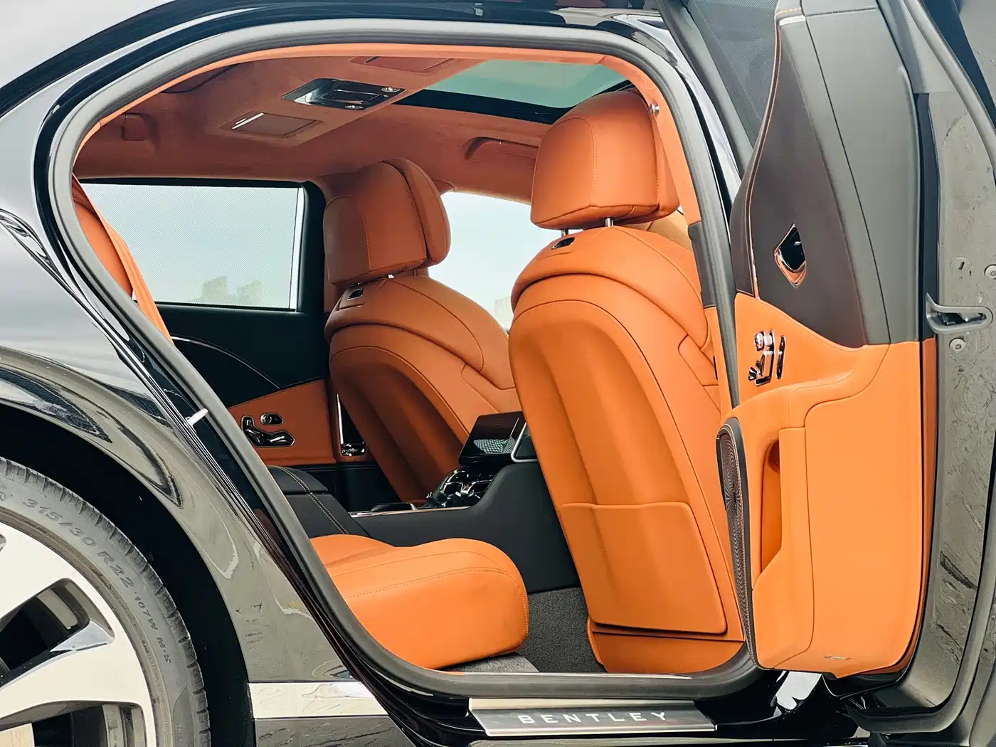 Фото 7 - Bentley Flying Spur