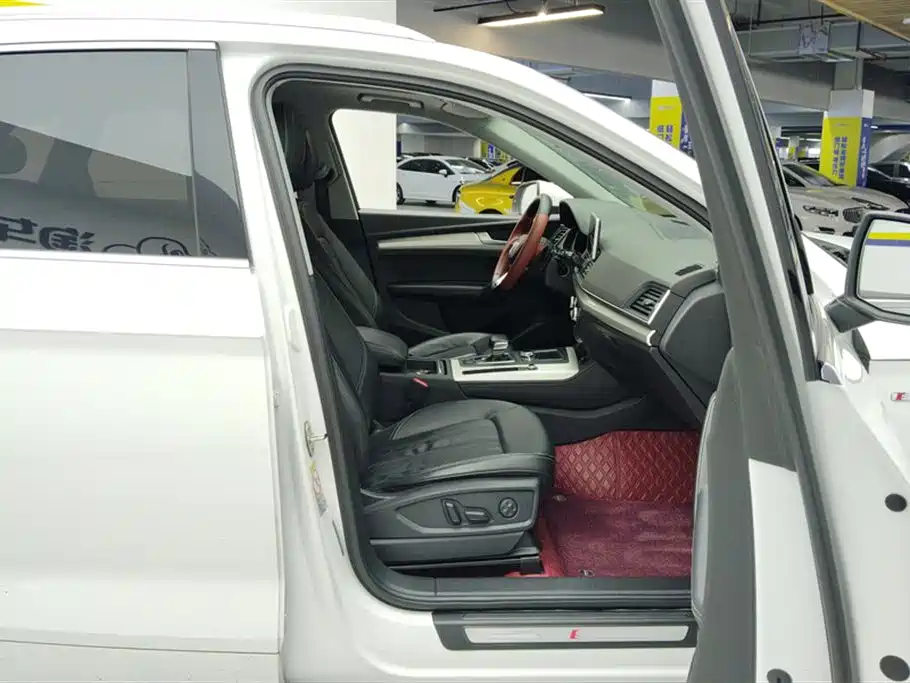 Audi Q5L 2020 Facelift 40 TFSI Honor Fashion фото 8