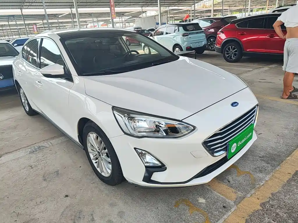 Фото 4 - Ford Focus