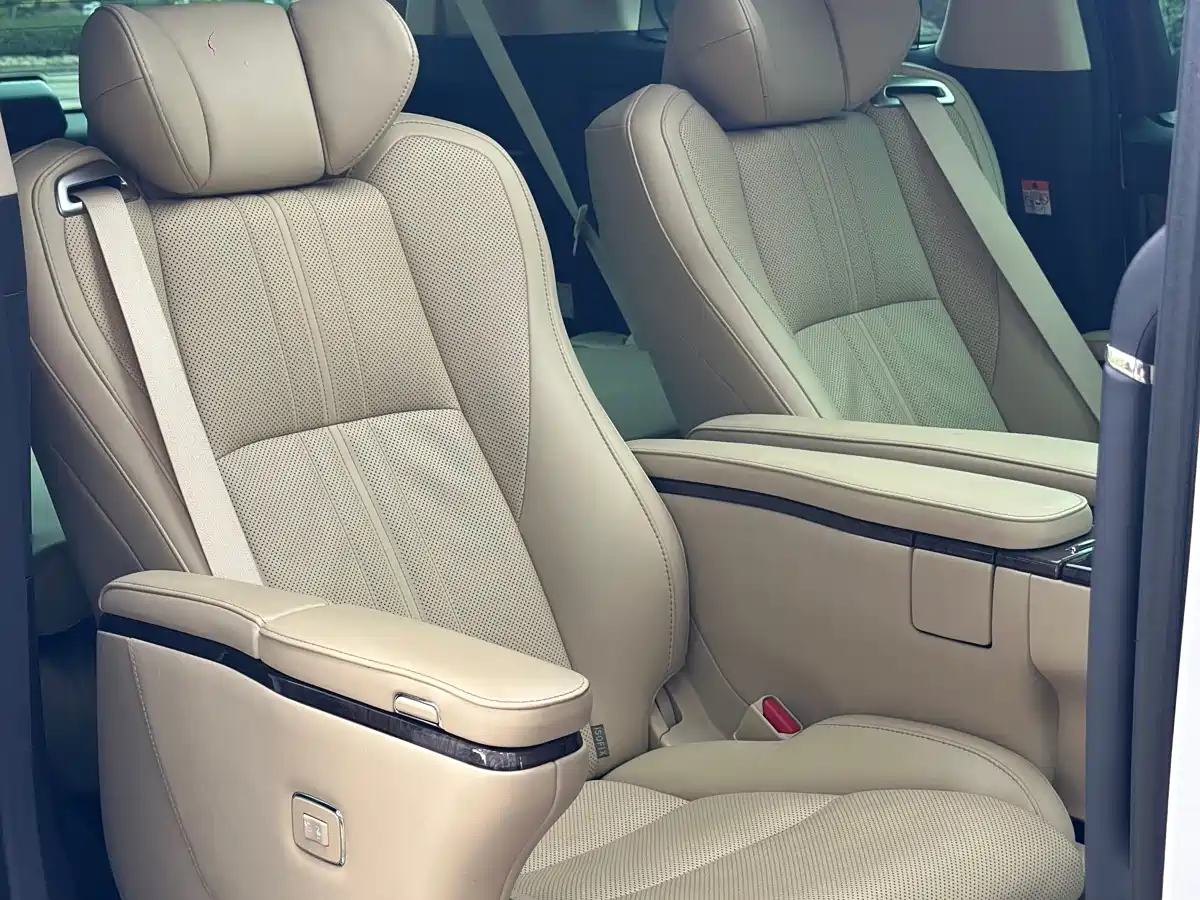 Toyota Vellfire 2023 Crown Hybrid 2.5L HV Ultimate фото 6