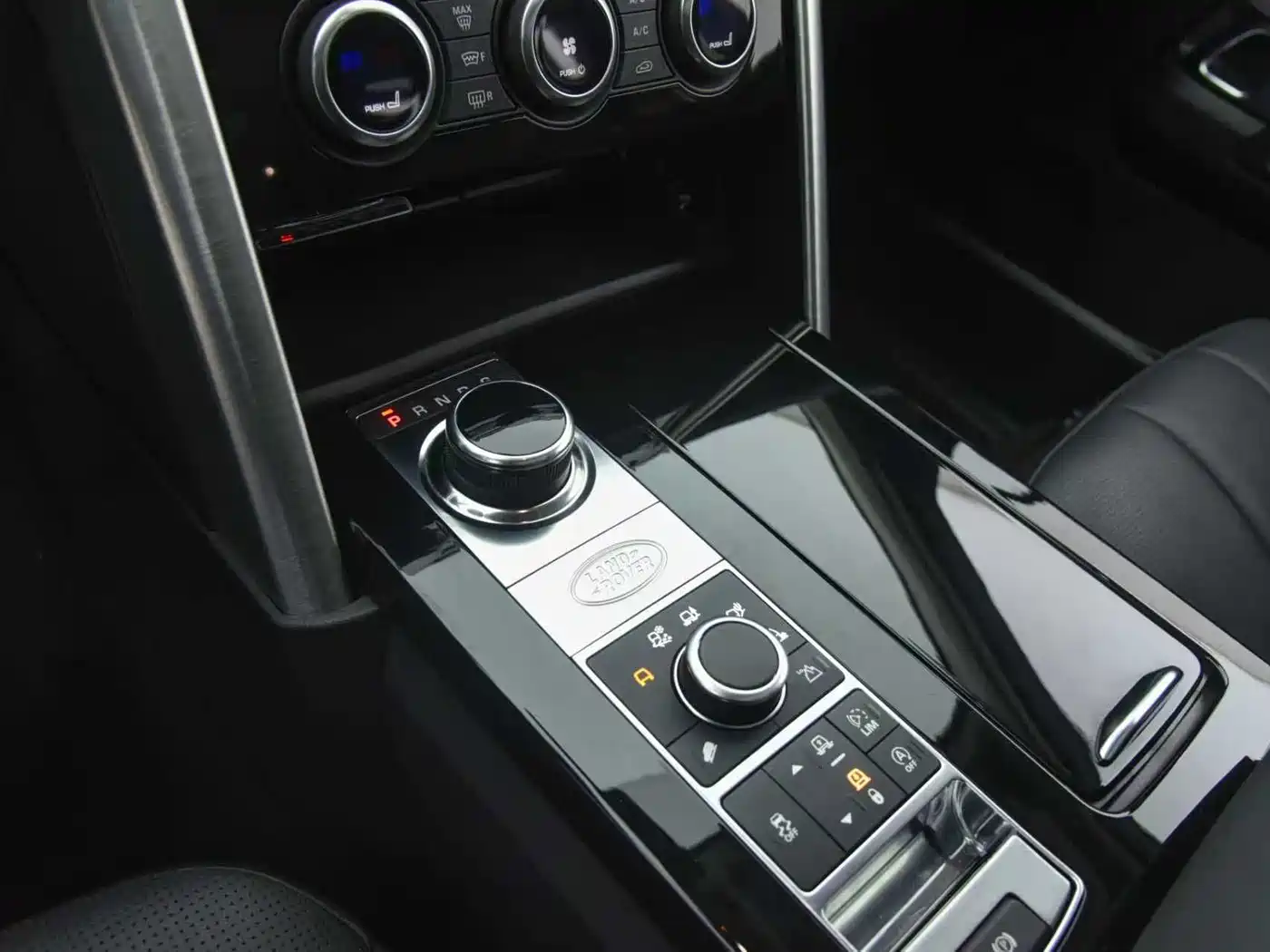 Land Rover Discovery 2018 3.0 SC V6 HSE фото 9