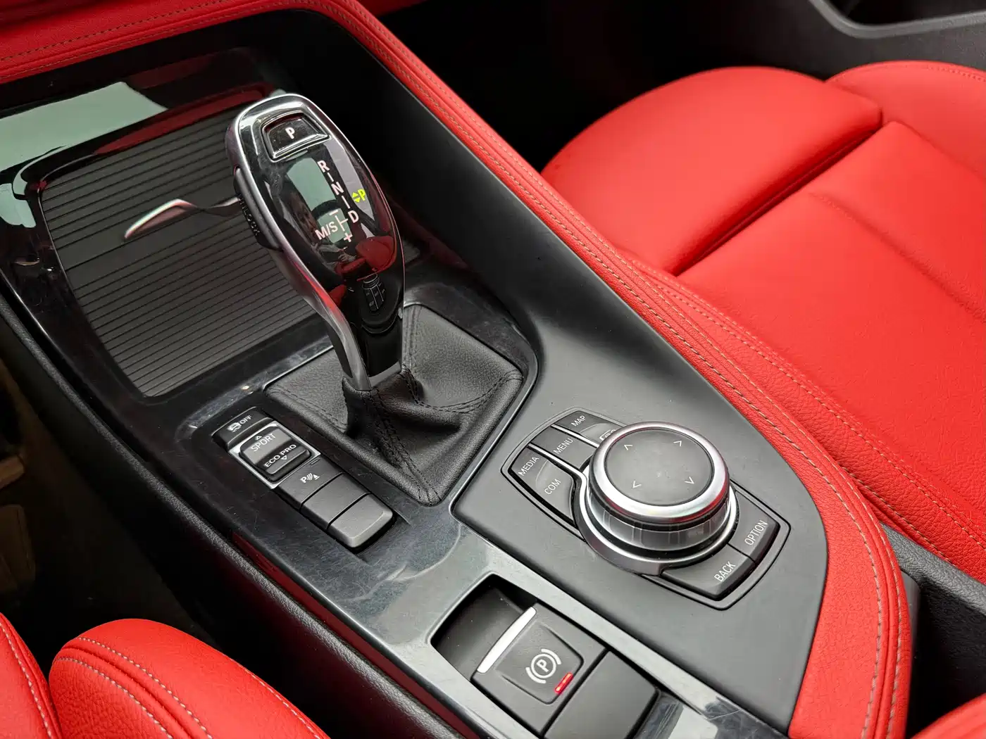 BMW X2 2023 sDrive25i M Sport Shadow Edition фото 21