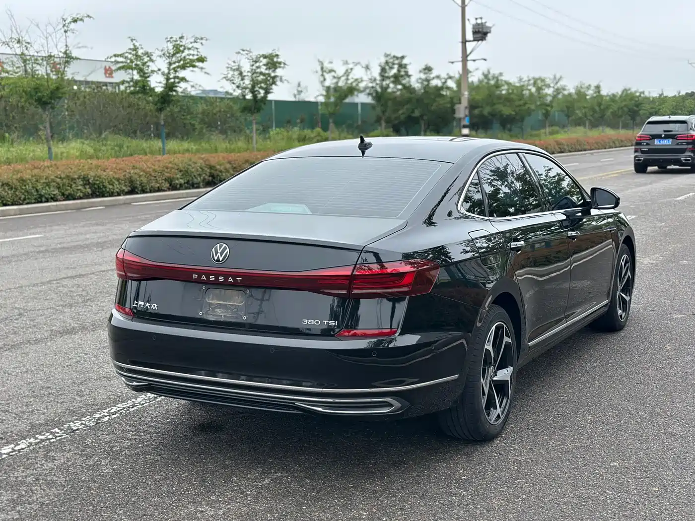 Volkswagen Passat 2024 380TSI Starlight Dragon Glory Edition фото 10